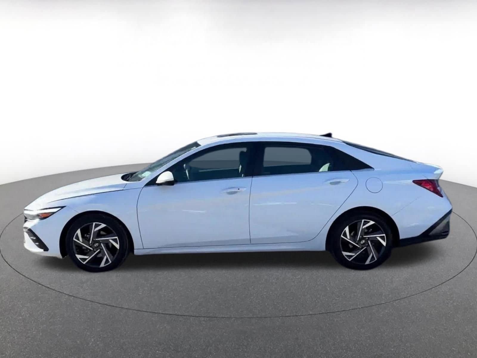 Thumbnail: 2025 Hyundai Elantra - 9