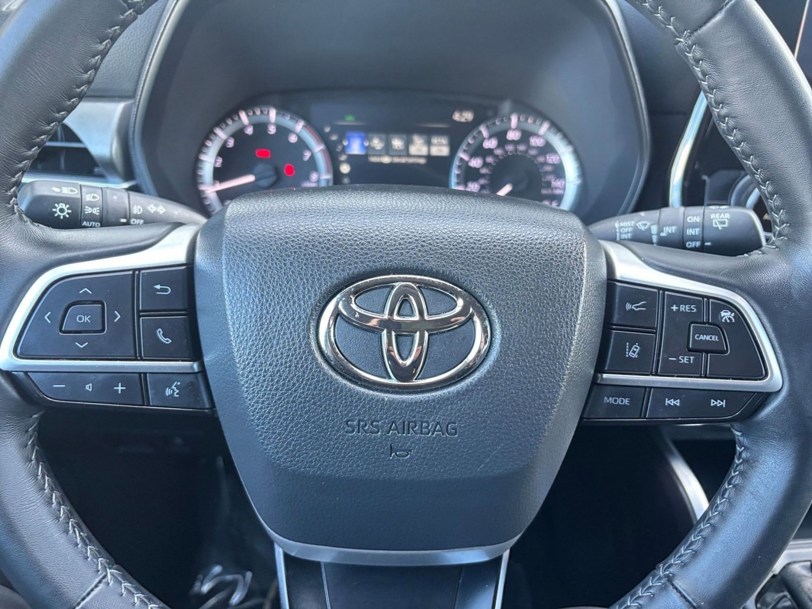 Thumbnail: 2025 Toyota Highlander - 28