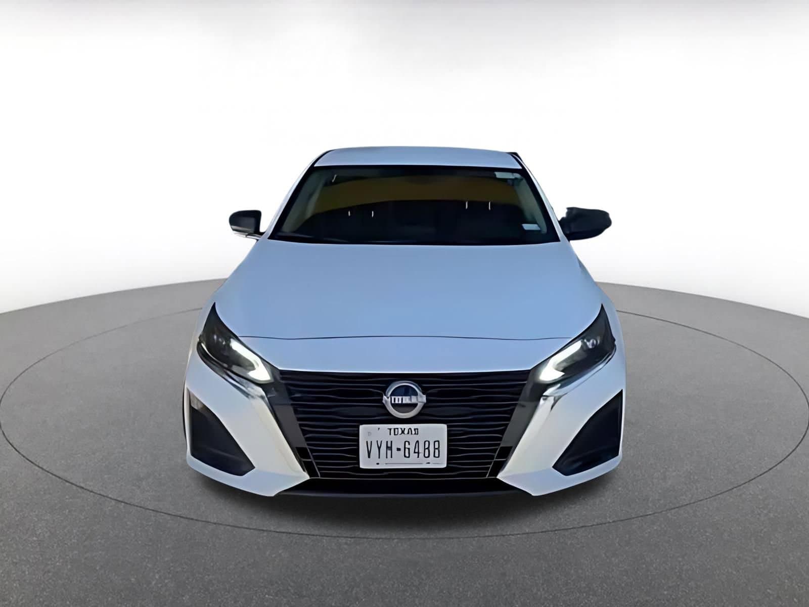 Thumbnail: 2025 Nissan Altima - 16