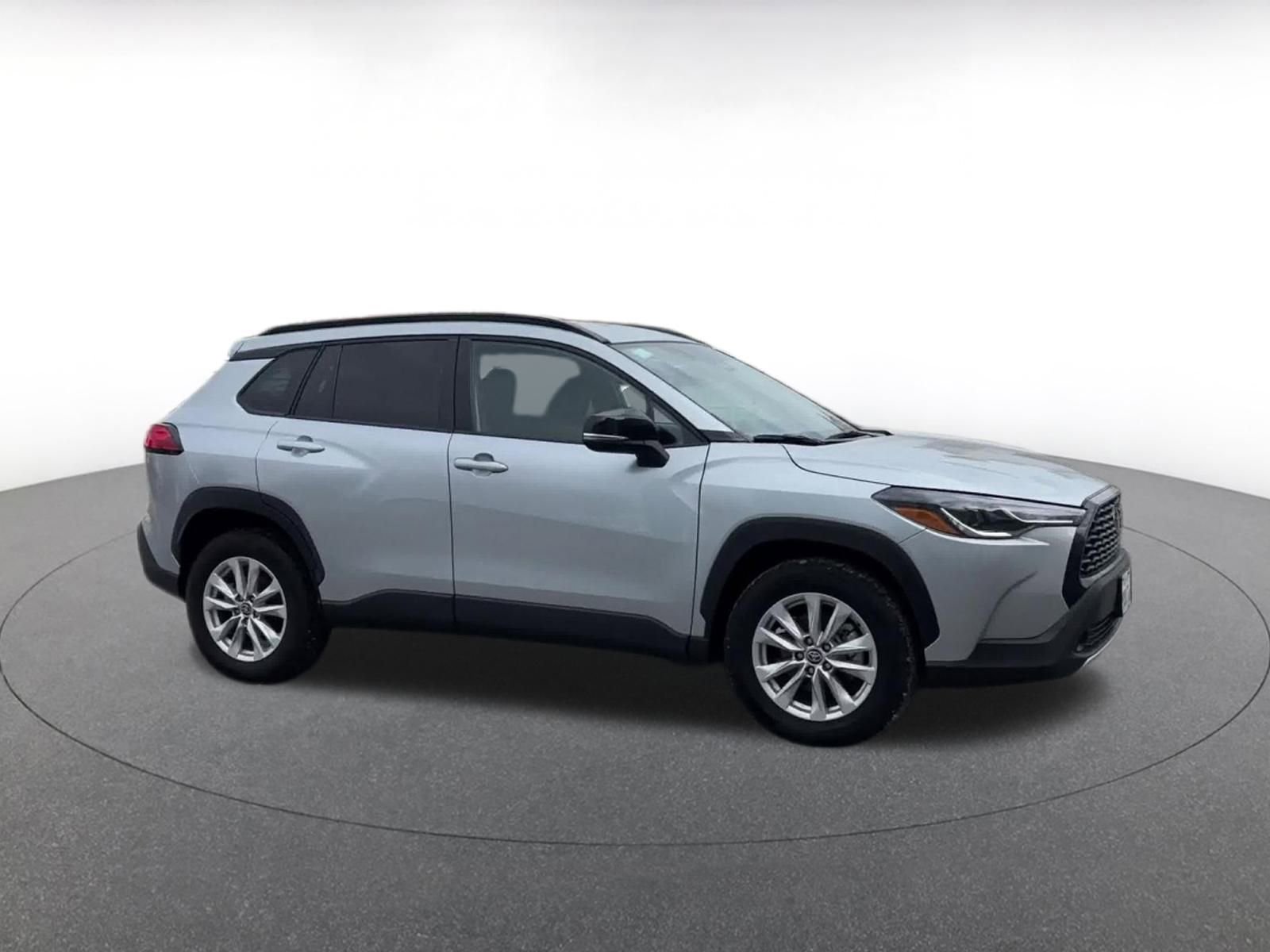 Thumbnail: 2025 Toyota Corolla Cross - 2