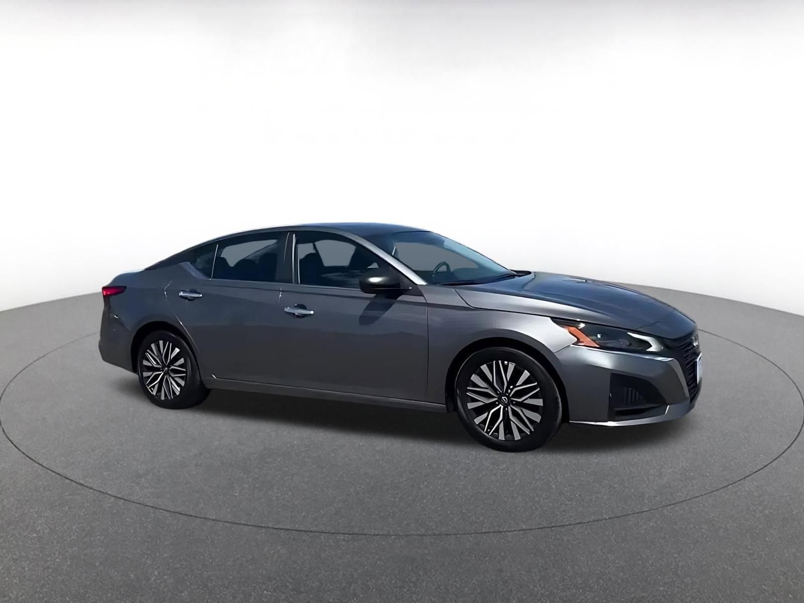 Thumbnail: 2025 Nissan Altima - 2