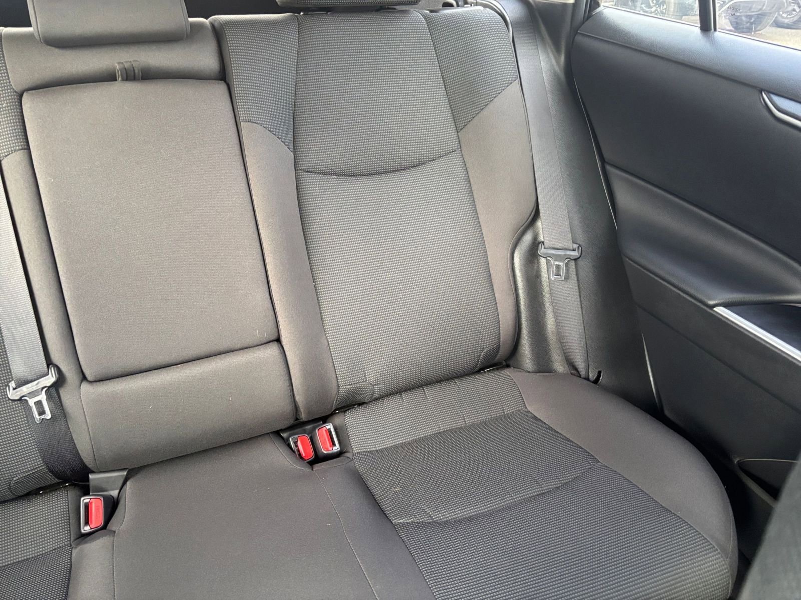 Thumbnail: 2025 Toyota RAV4 - 33