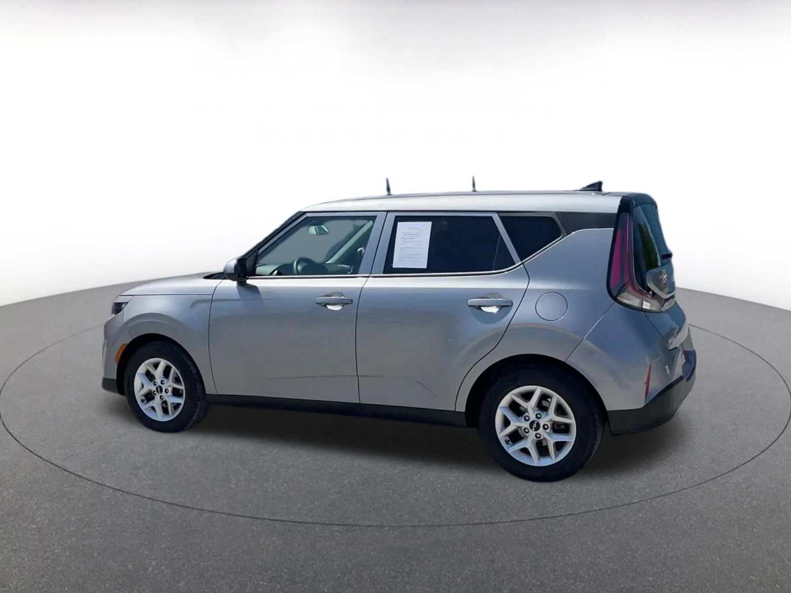Thumbnail: 2023 Kia Soul - 10