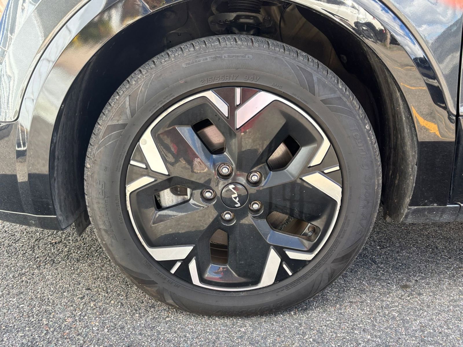 Thumbnail: 2023 Kia Niro - 27