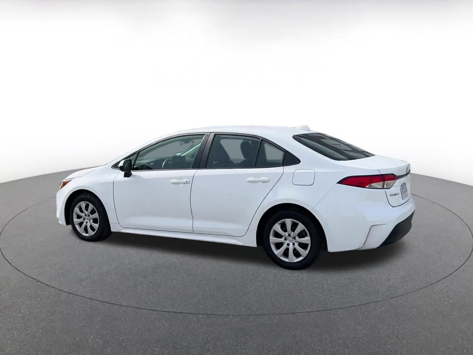 Thumbnail: 2024 Toyota Corolla - 10