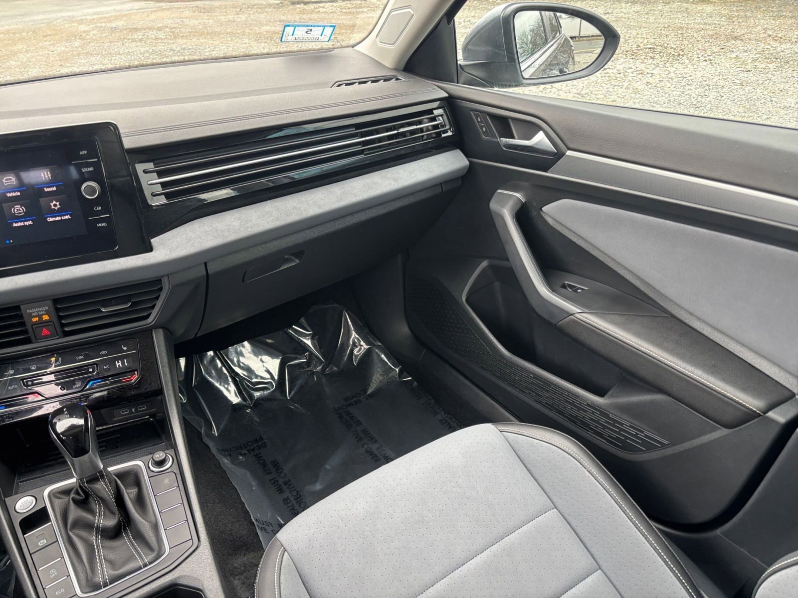 Thumbnail: 2025 Volkswagen Jetta - 32