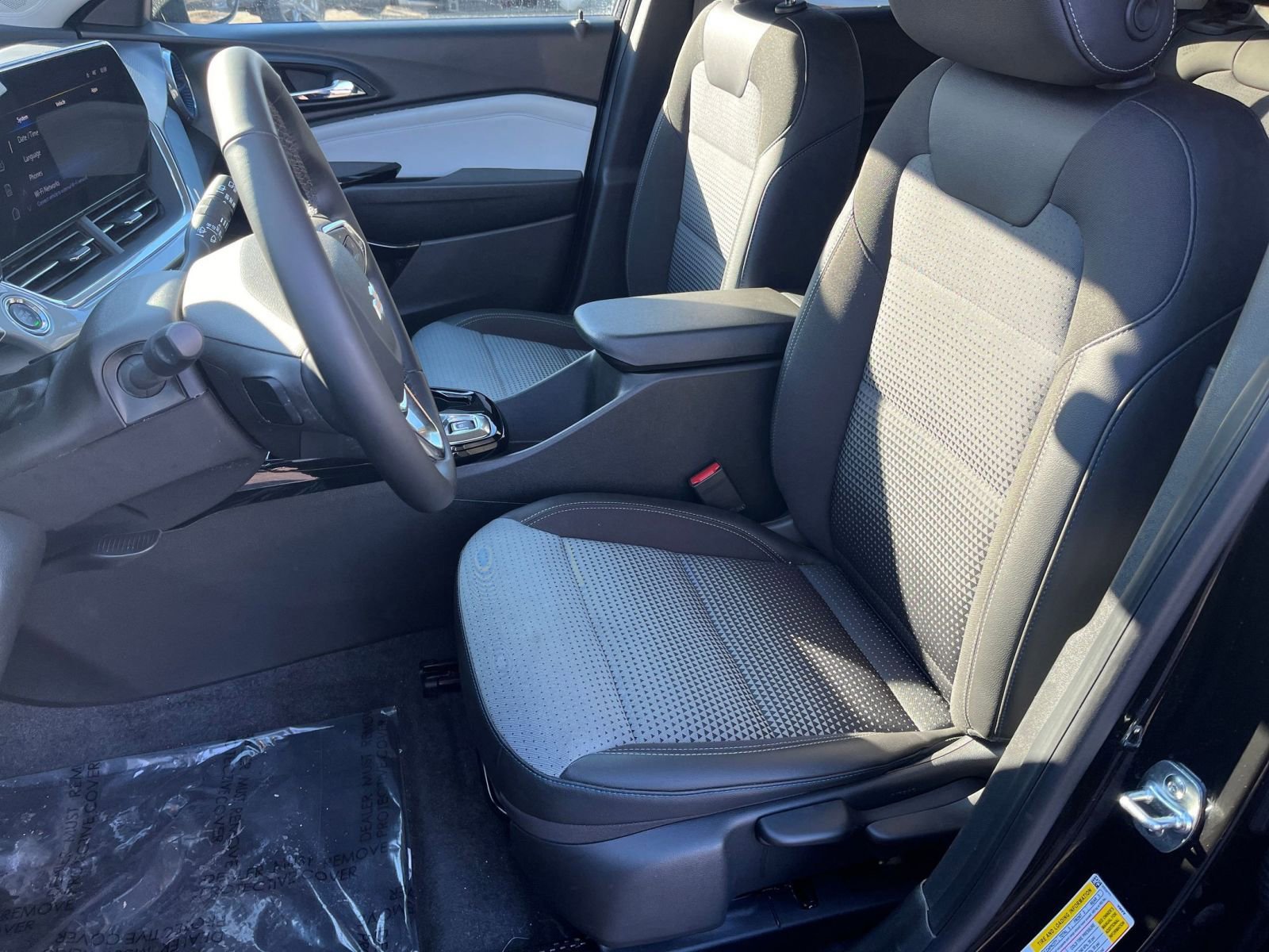 Thumbnail: 2025 Chevrolet Trax - 32