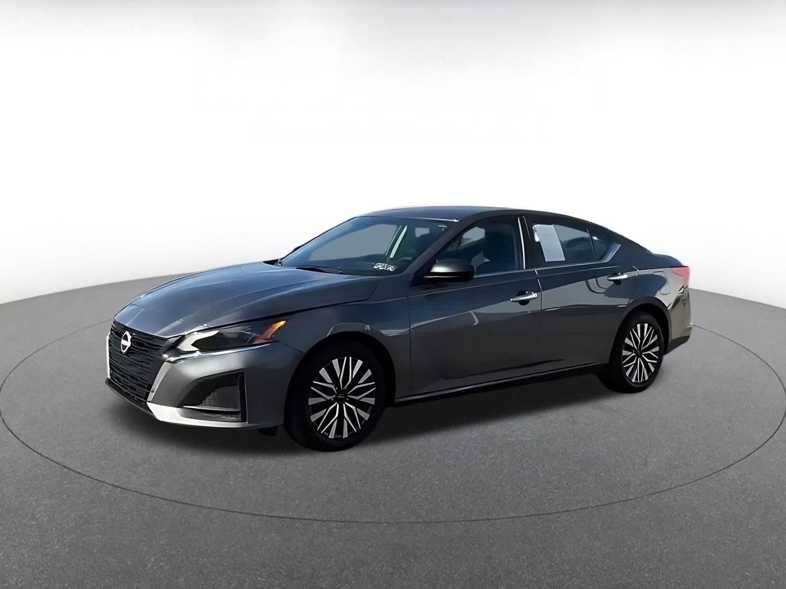 Thumbnail: 2025 Nissan Altima - 8