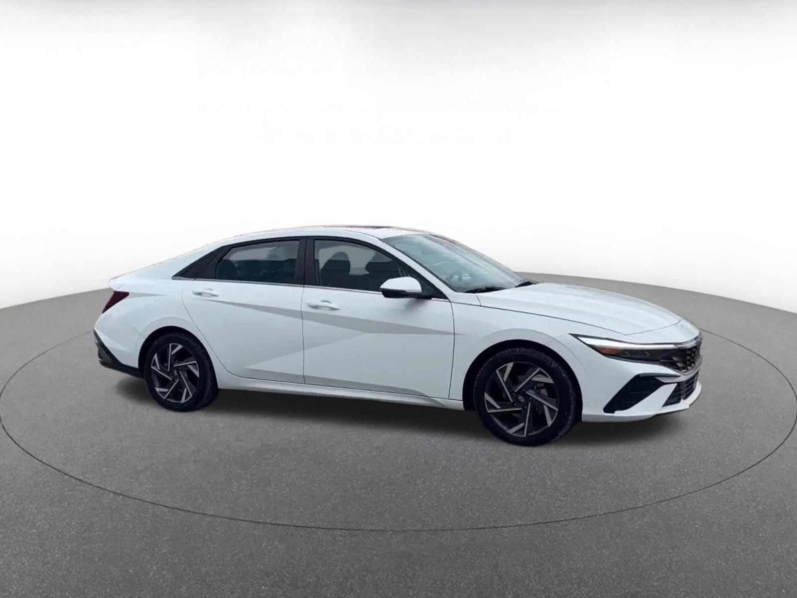 Thumbnail: 2025 Hyundai Elantra - 2