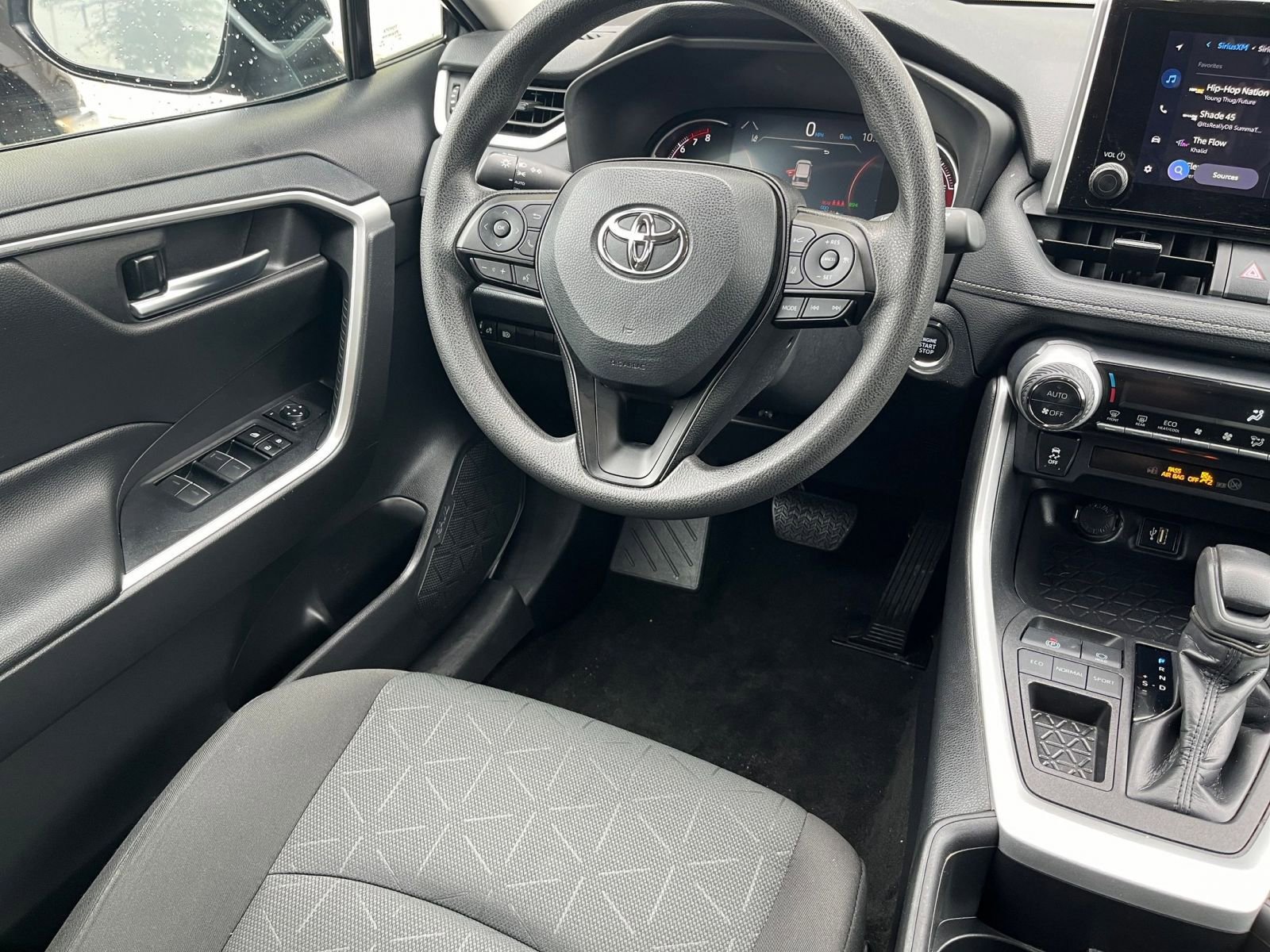 Thumbnail: 2024 Toyota RAV4 - 30