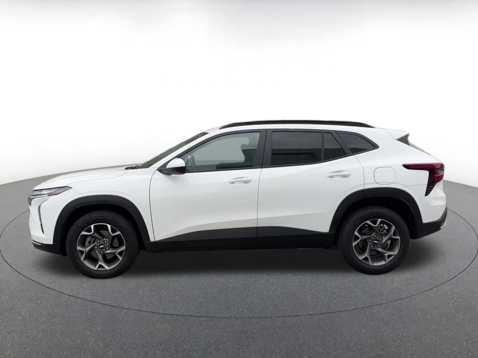 Thumbnail: 2025 Chevrolet Trax - 9