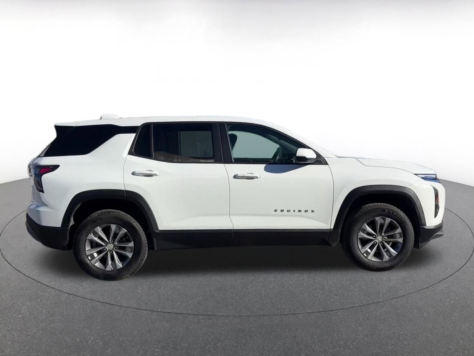 Thumbnail: 2025 Chevrolet Equinox - 16