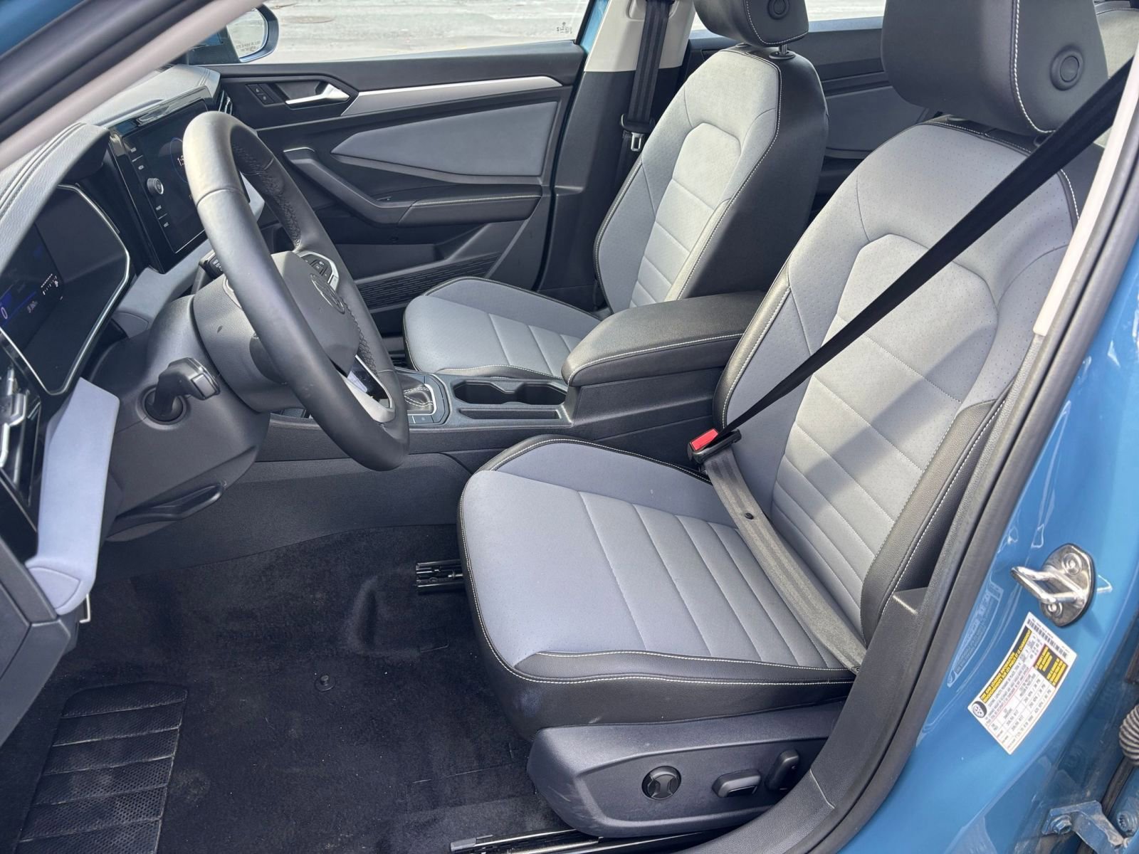 Thumbnail: 2025 Volkswagen Jetta - 32