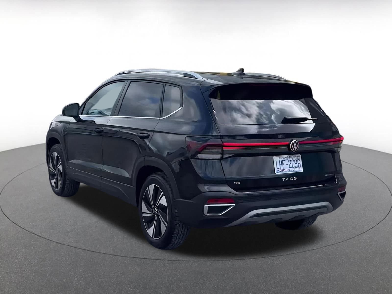 Thumbnail: 2025 Volkswagen Taos - 11