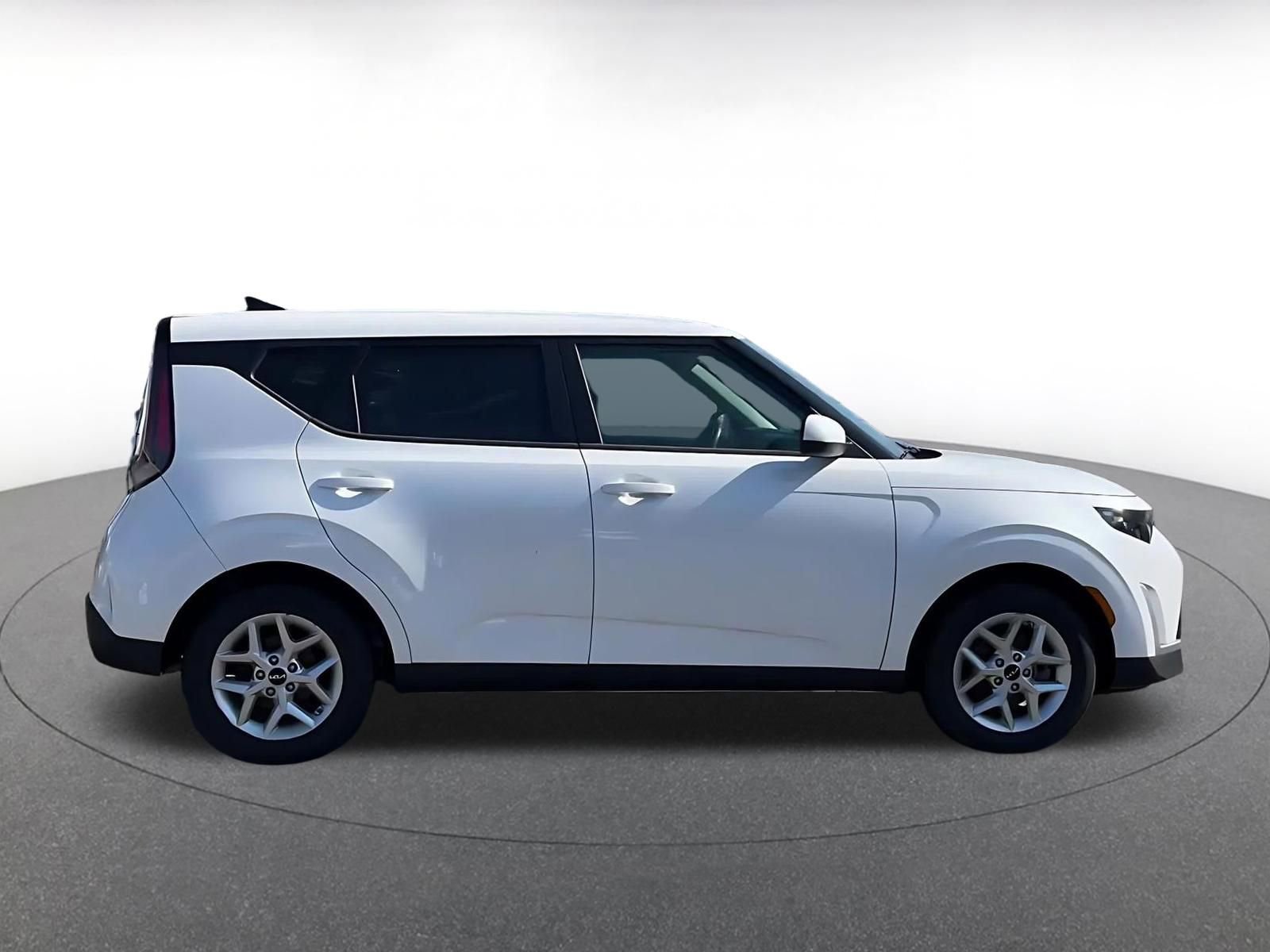 Thumbnail: 2025 Kia Soul - 16