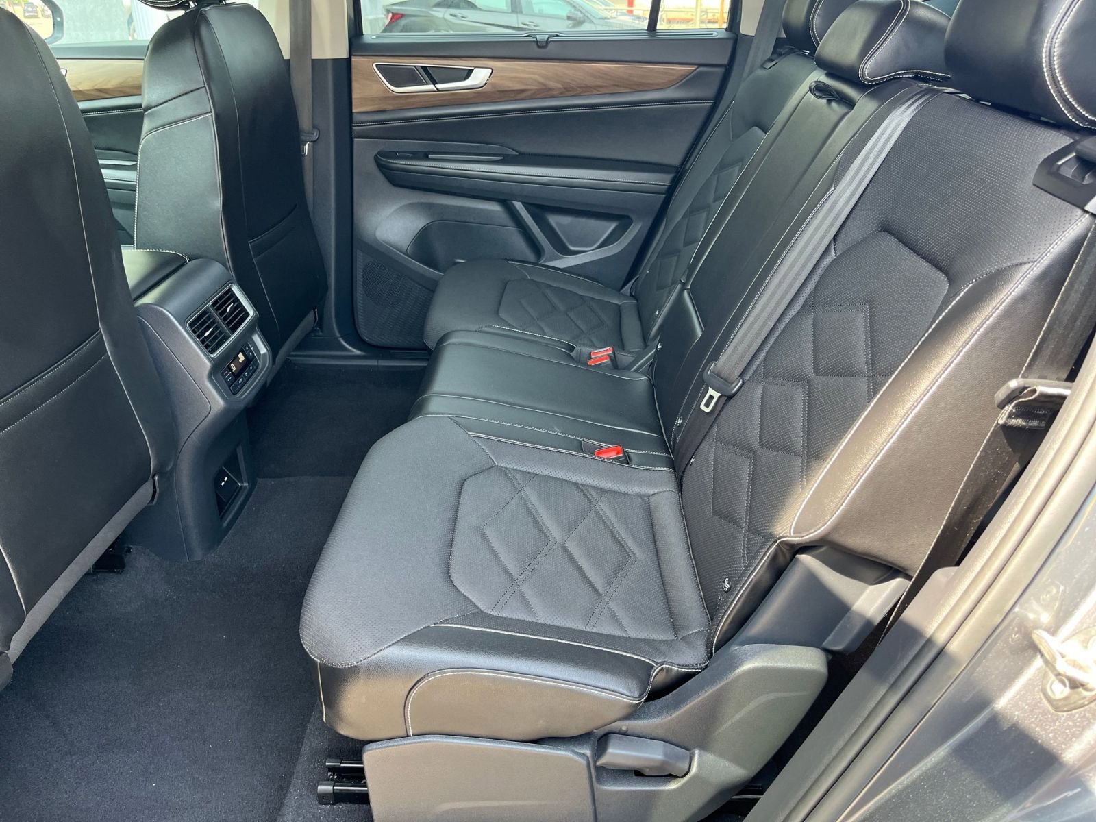 Thumbnail: 2024 Volkswagen Atlas - 22