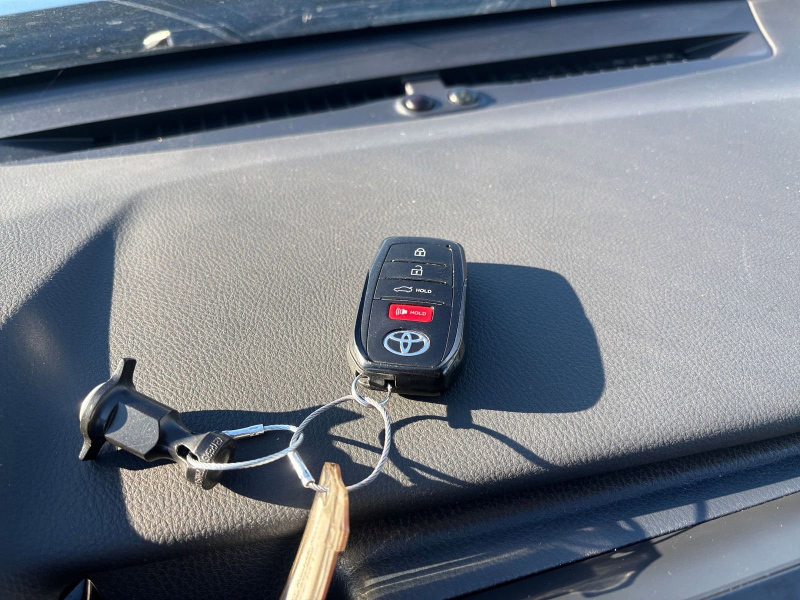 Thumbnail: 2025 Toyota Camry - 21