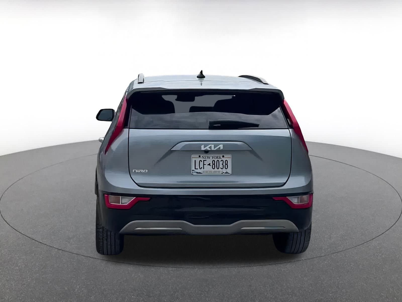Thumbnail: 2023 Kia Niro - 12