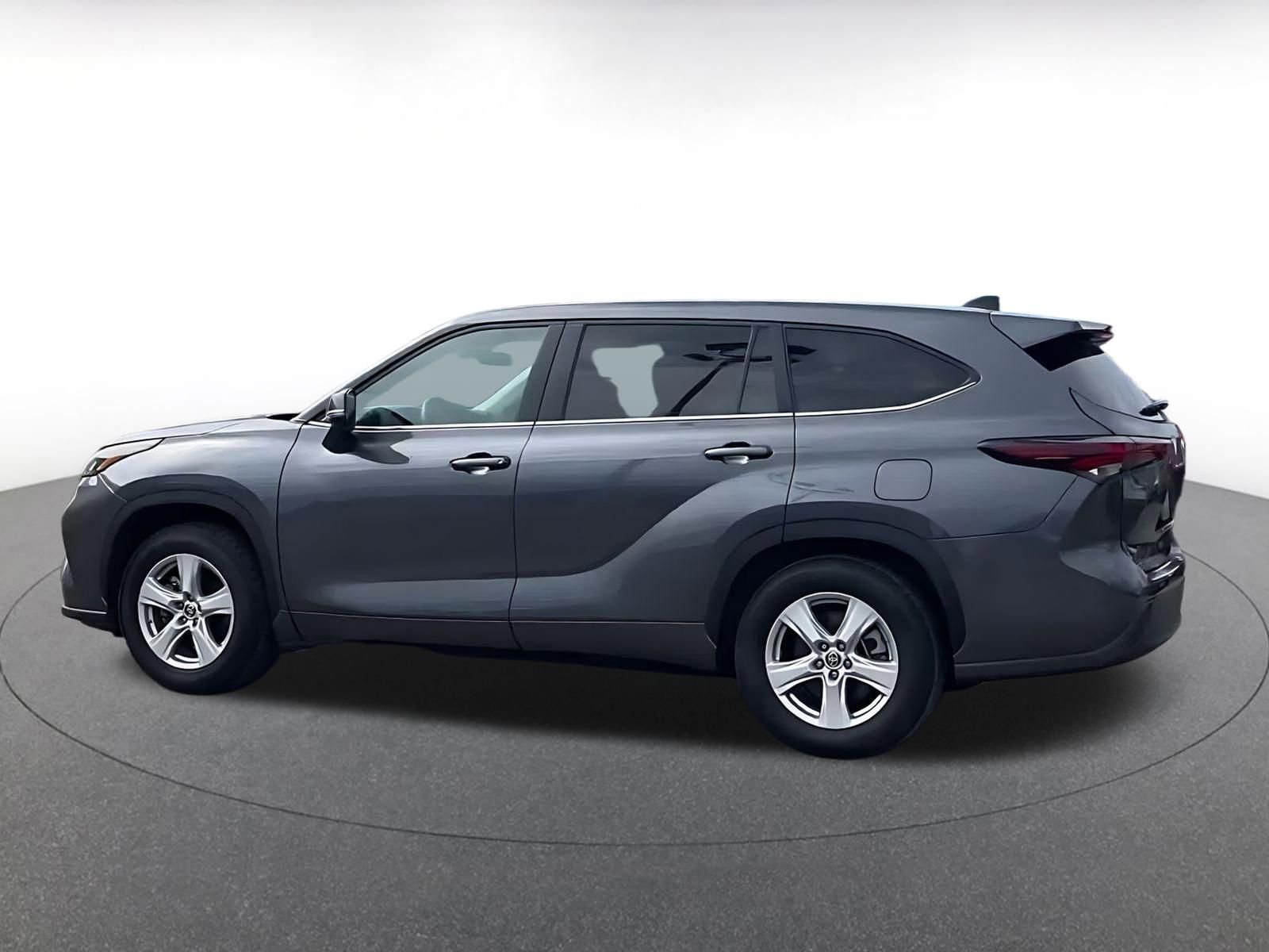 Thumbnail: 2025 Toyota Highlander - 9