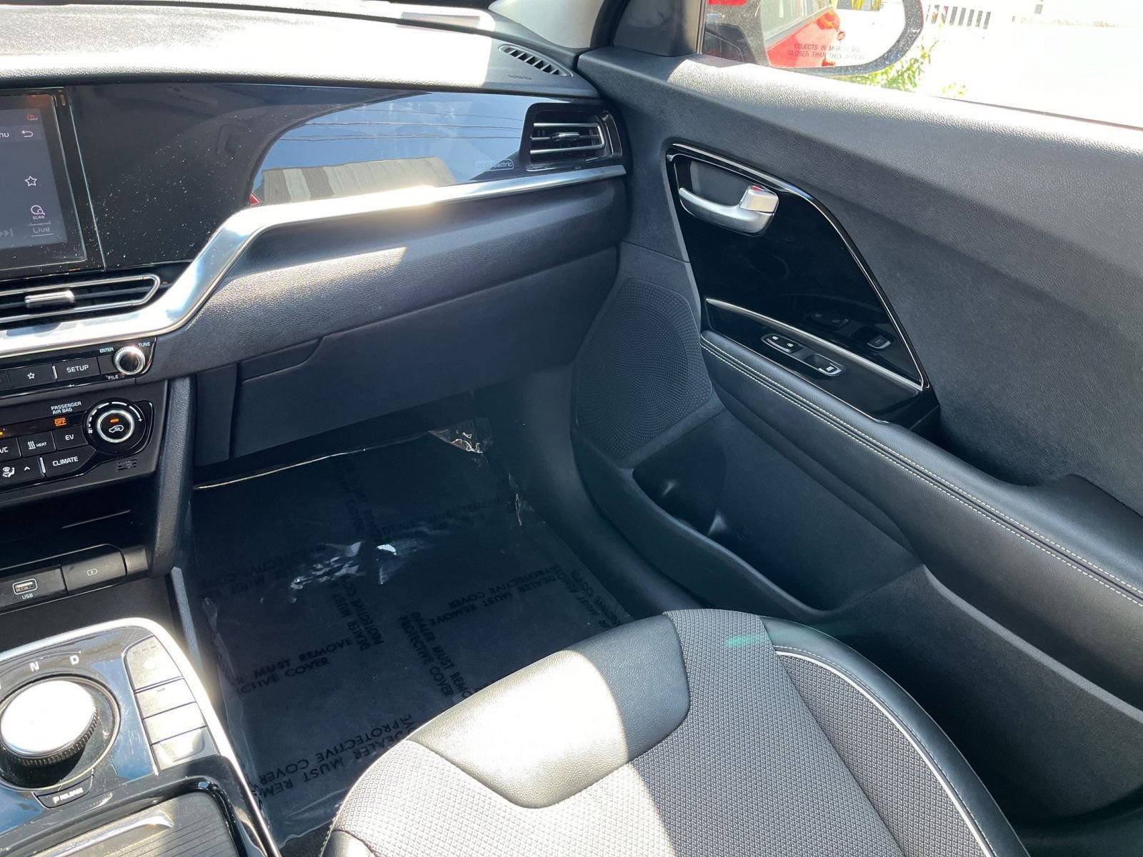 Thumbnail: 2022 Kia Niro - 35