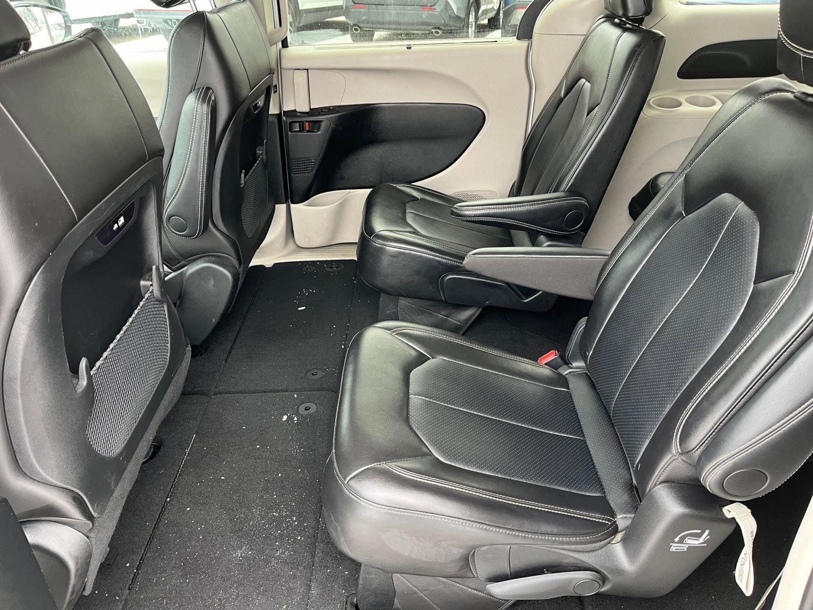 Thumbnail: 2024 Chrysler Pacifica - 24