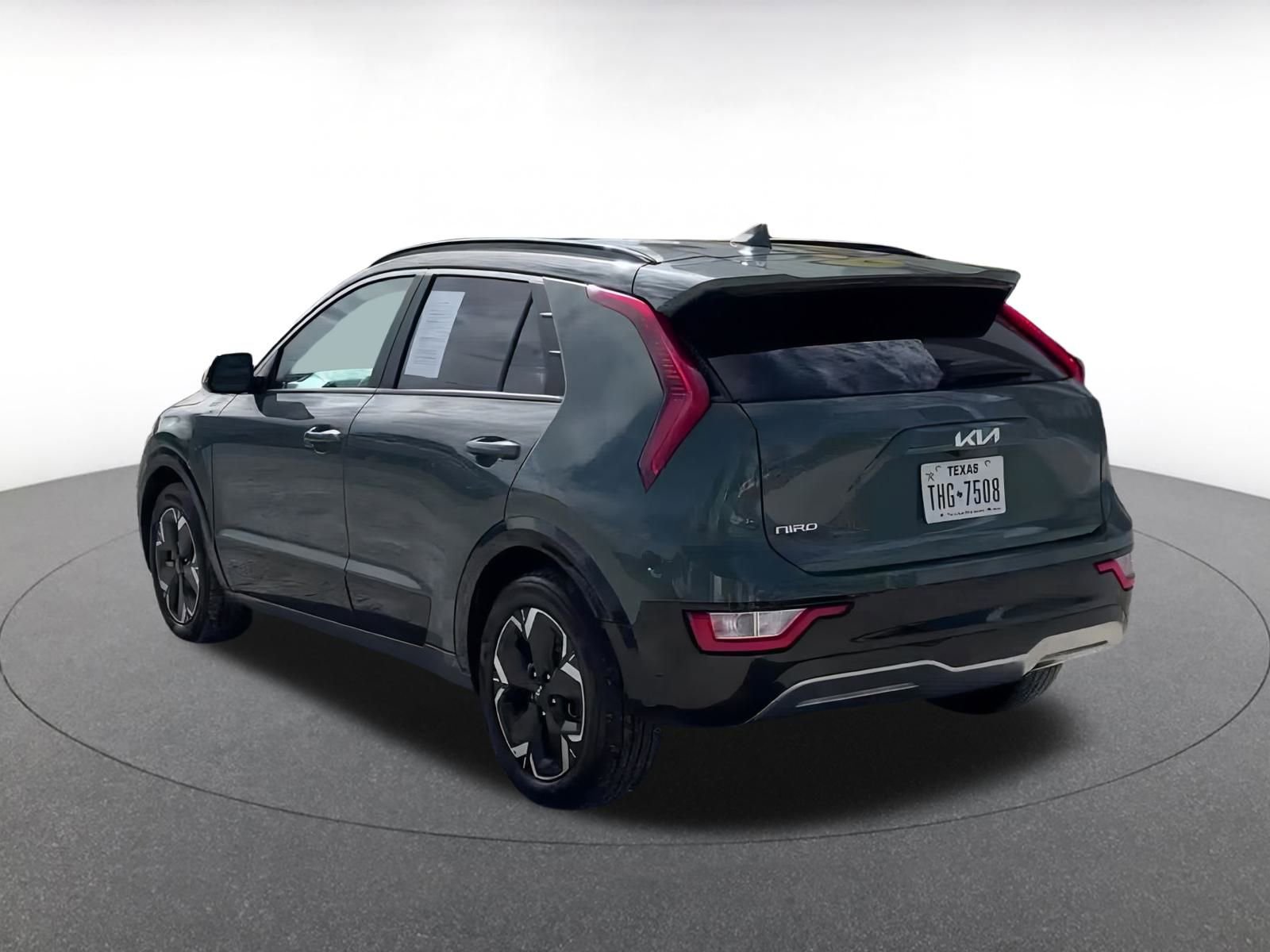 Thumbnail: 2023 Kia Niro - 11