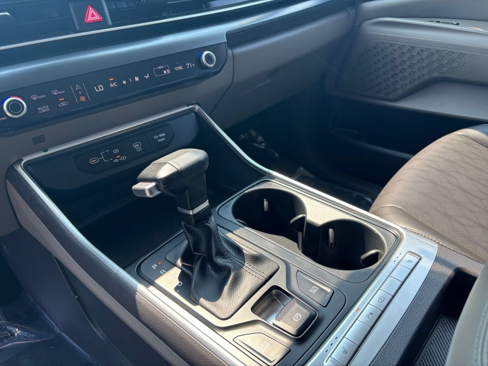 Thumbnail: 2026 Kia Carnival - 35