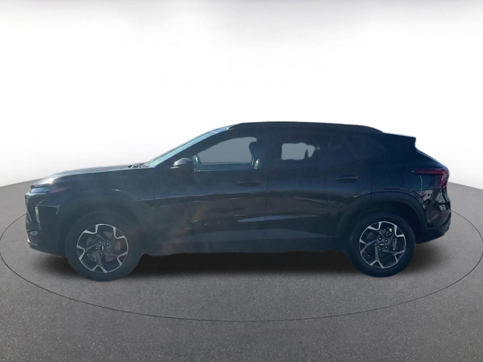 Thumbnail: 2025 Chevrolet Trax - 8