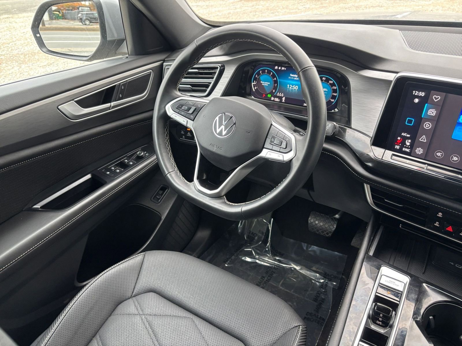 Thumbnail: 2025 Volkswagen Atlas - 30