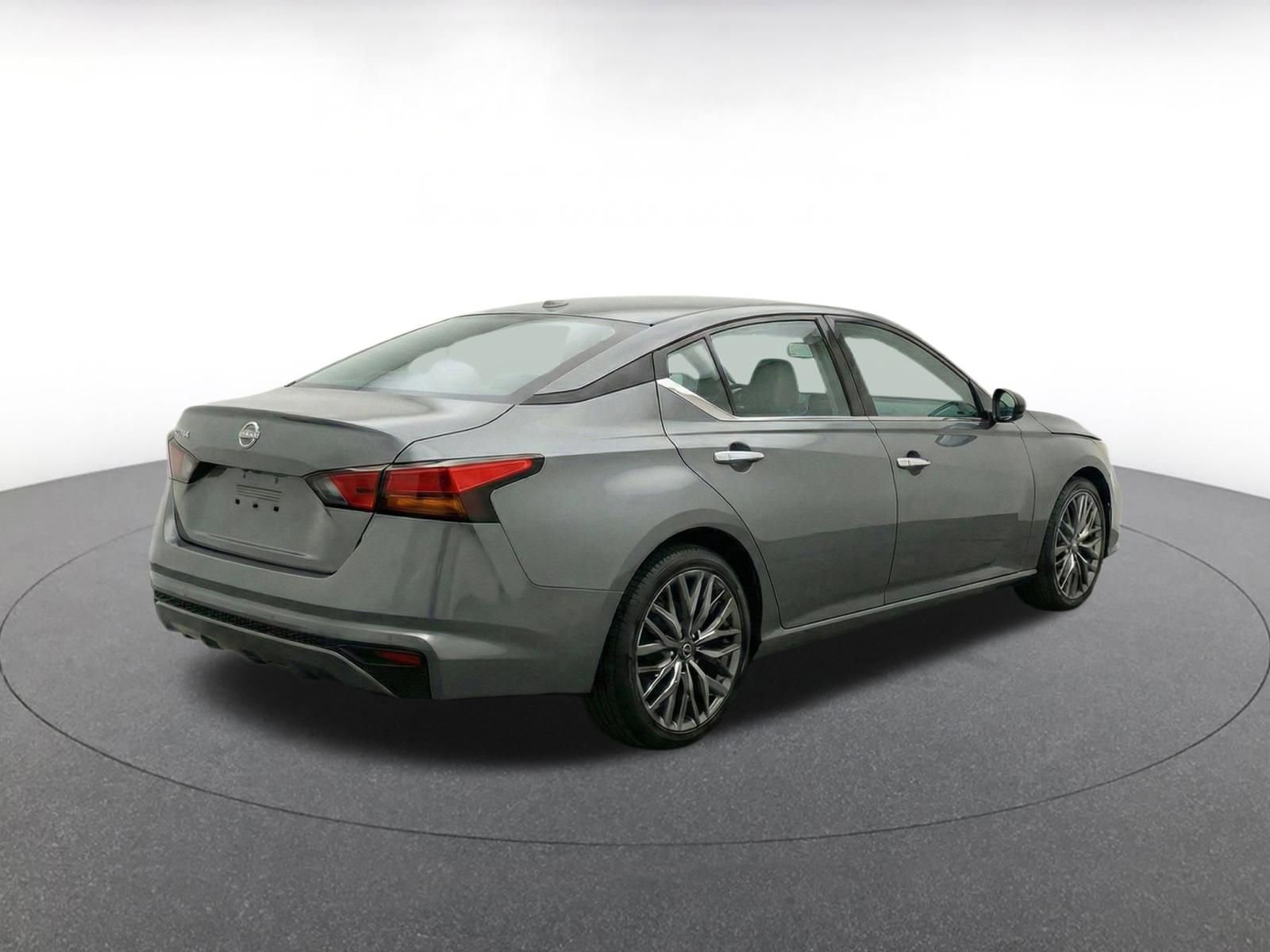 Thumbnail: 2025 Nissan Altima - 9