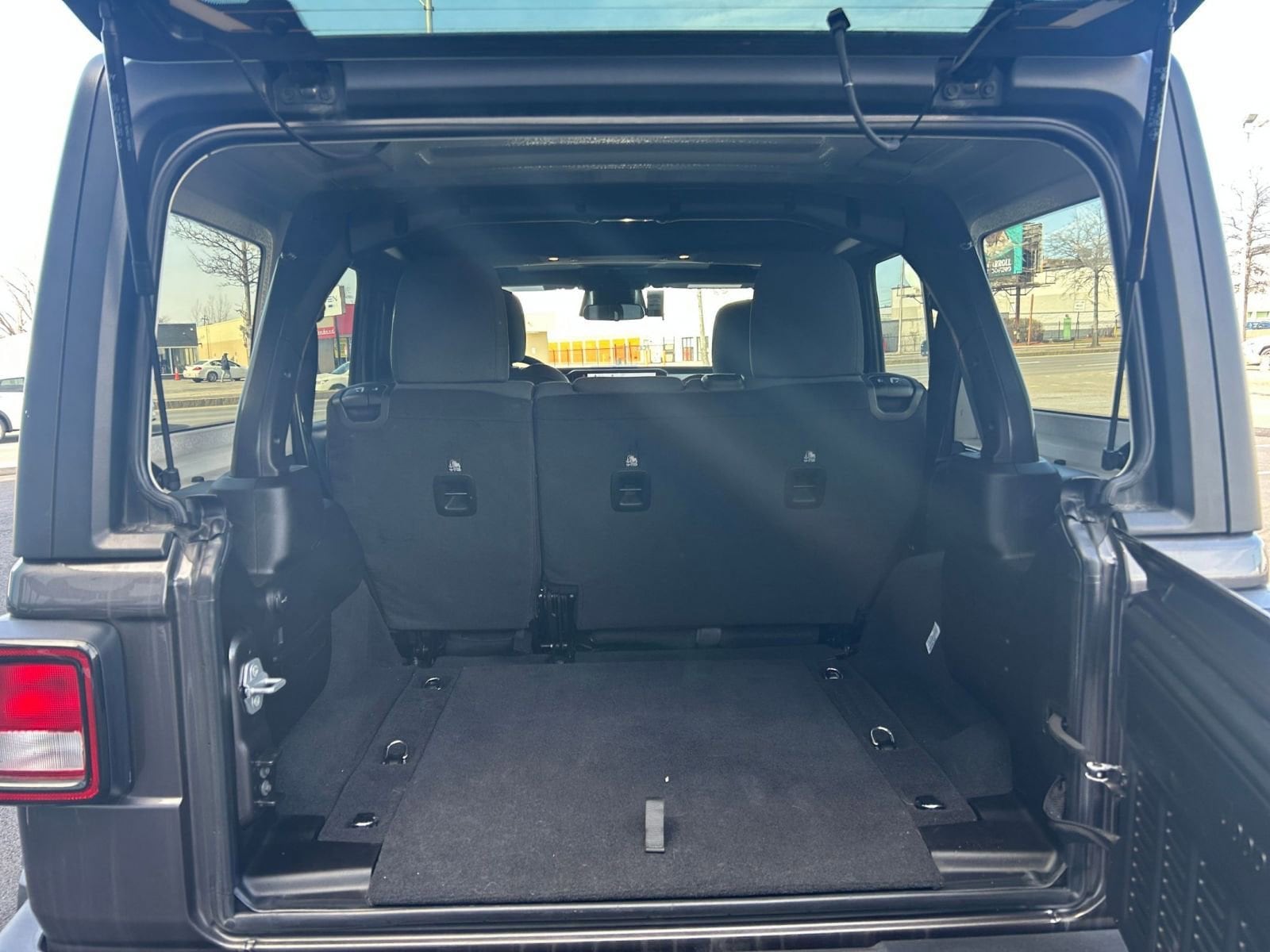 Thumbnail: 2025 Jeep Wrangler - 31