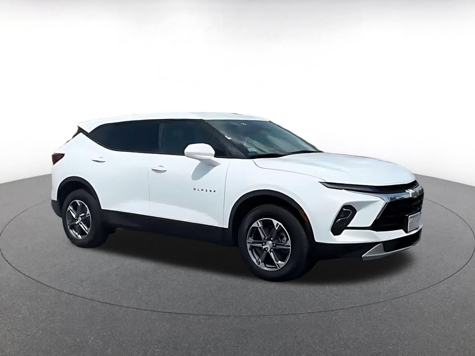 Thumbnail: 2026 Chevrolet Blazer - 2