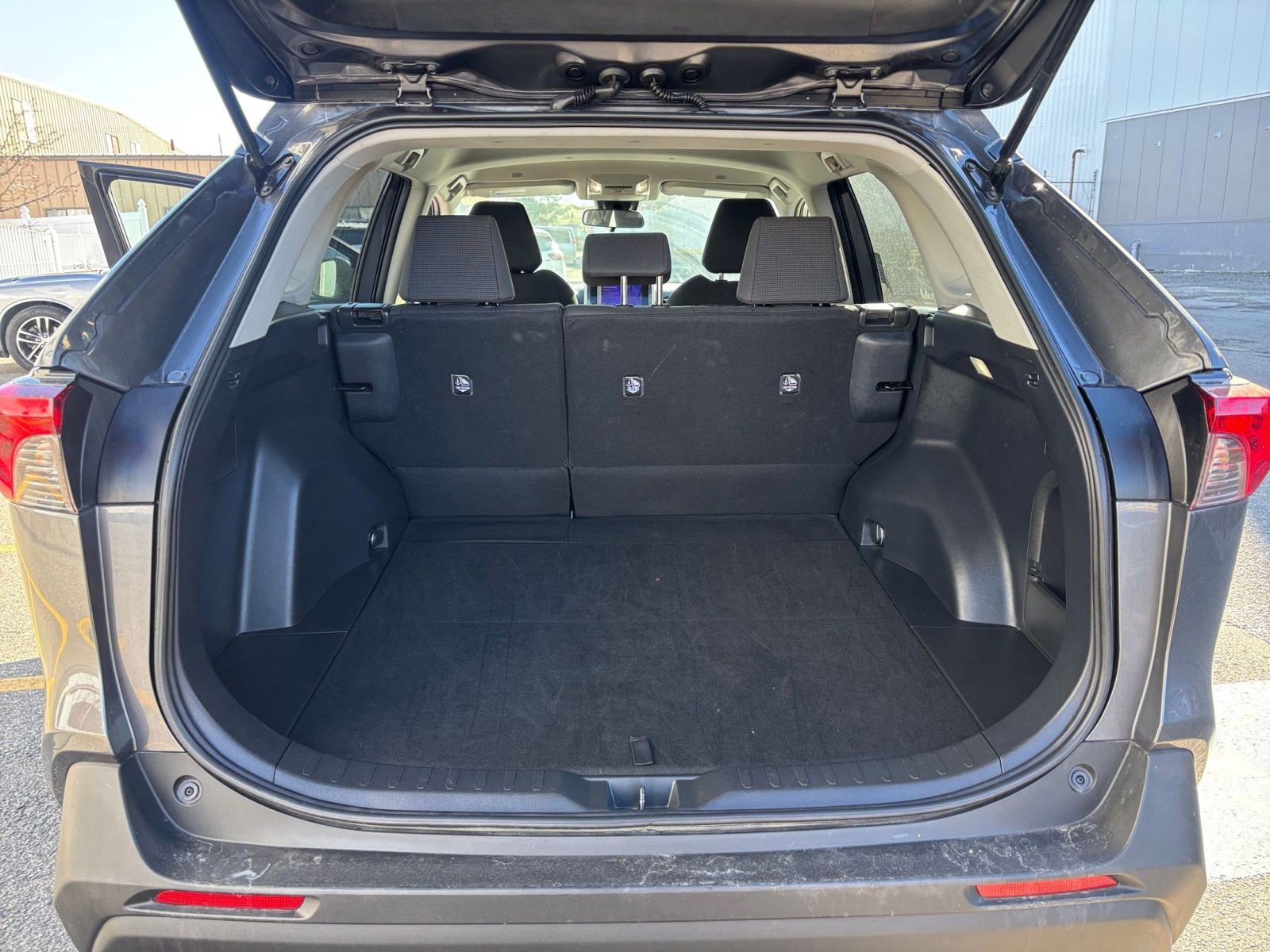 Thumbnail: 2025 Toyota RAV4 - 27