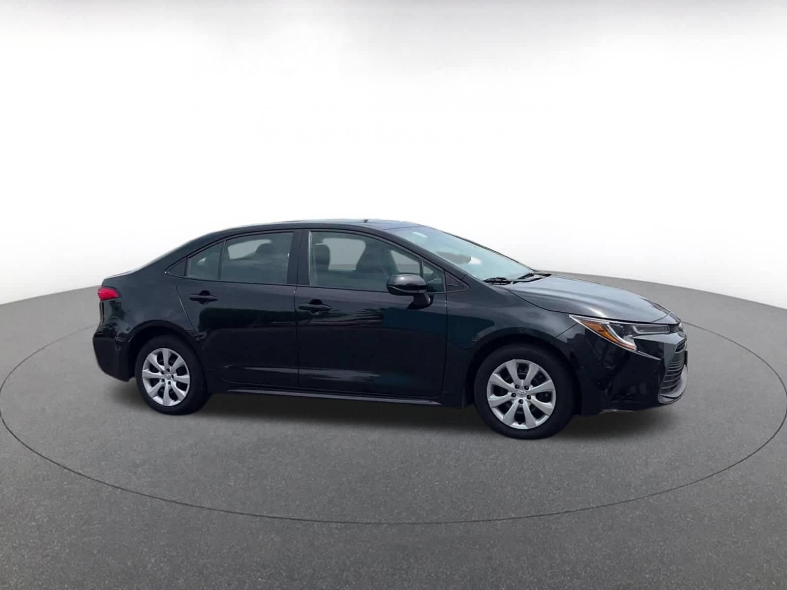 Thumbnail: 2025 Toyota Corolla - 2