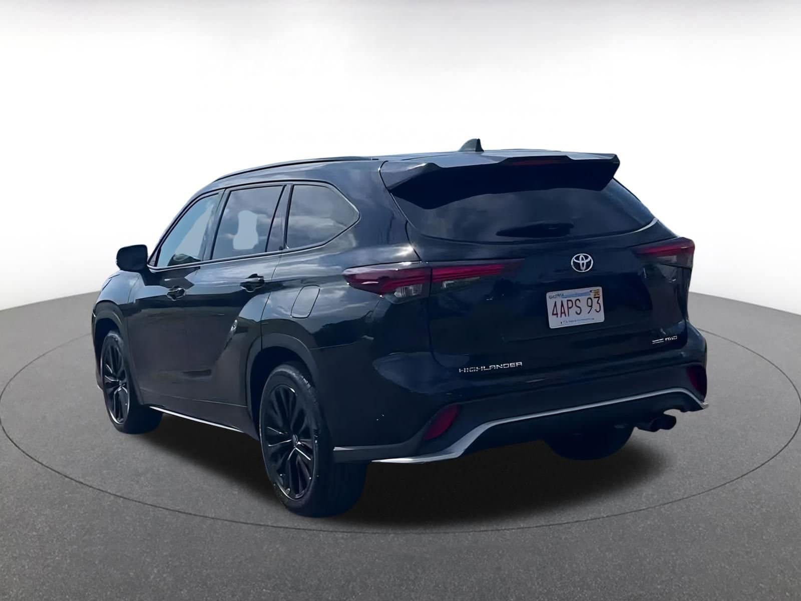 Thumbnail: 2024 Toyota Highlander - 11