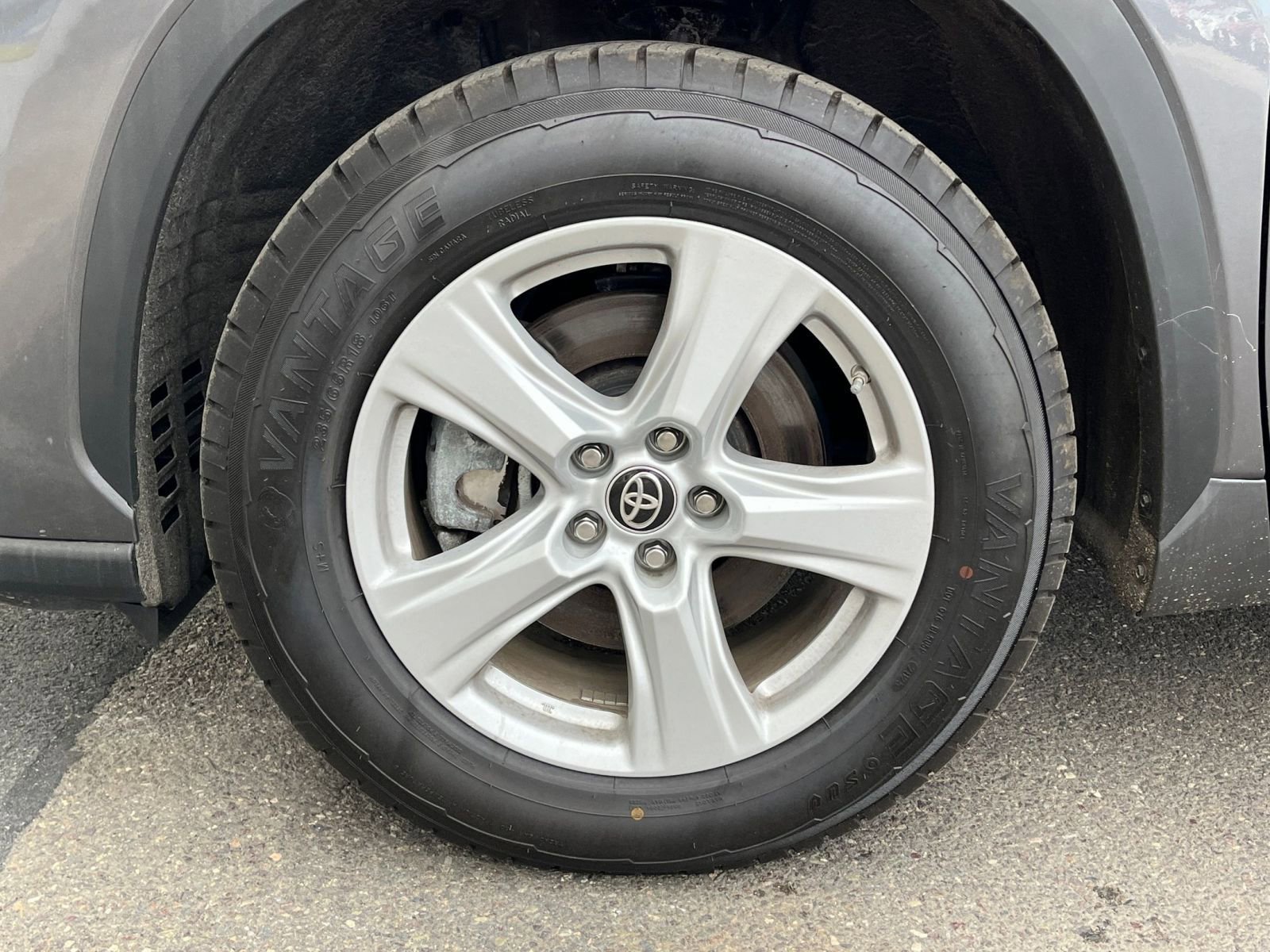 Thumbnail: 2025 Toyota Highlander - 31