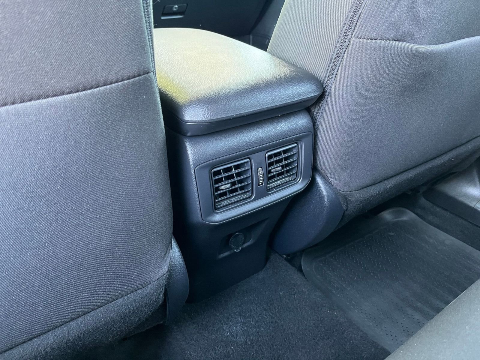 Thumbnail: 2025 Toyota RAV4 - 21