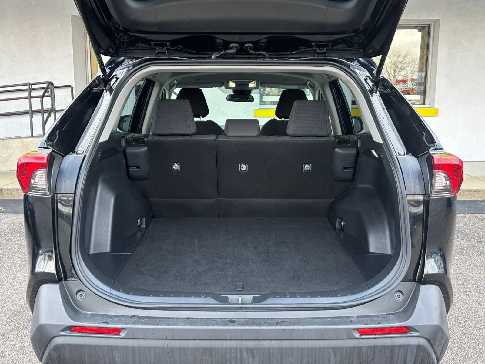 Thumbnail: 2025 Toyota RAV4 - 27