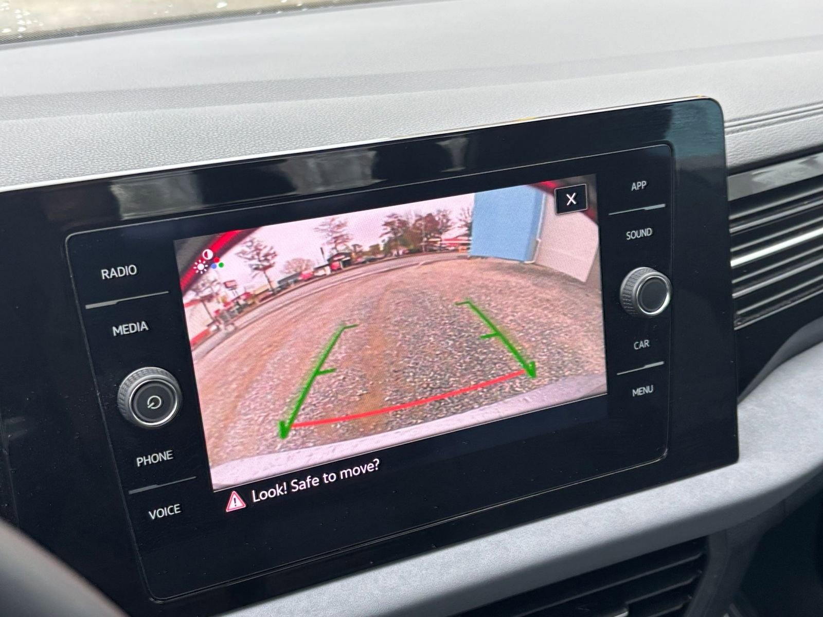 Thumbnail: 2025 Volkswagen Jetta - 17