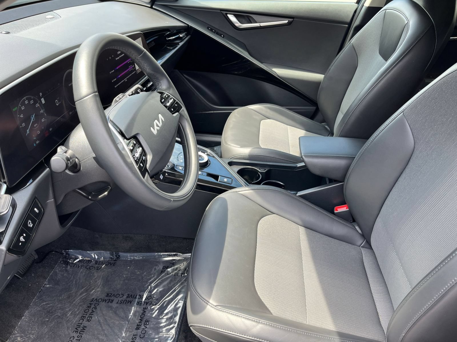 Thumbnail: 2024 Kia Niro - 34