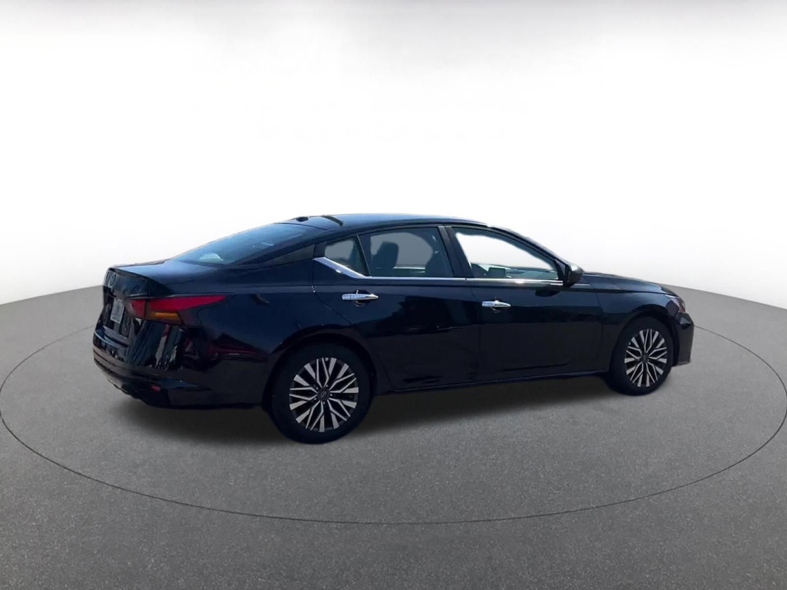 Thumbnail: 2025 Nissan Altima - 15