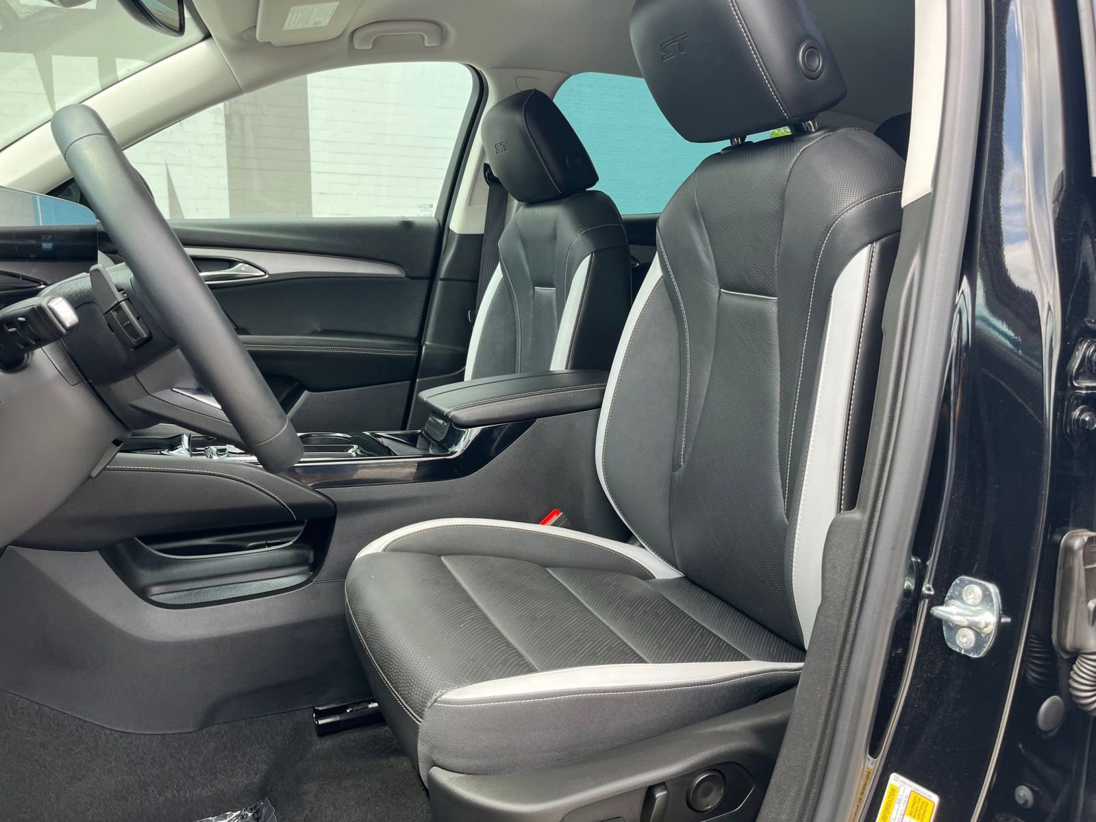 Thumbnail: 2024 Buick Envision - 32