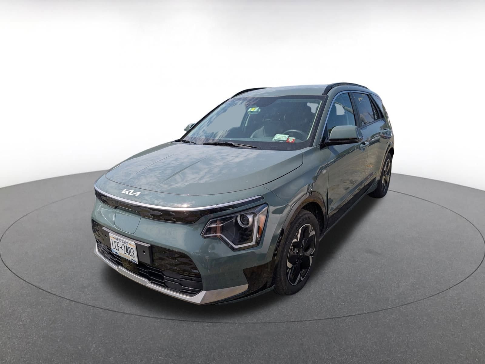 Thumbnail: 2023 Kia Niro - 3