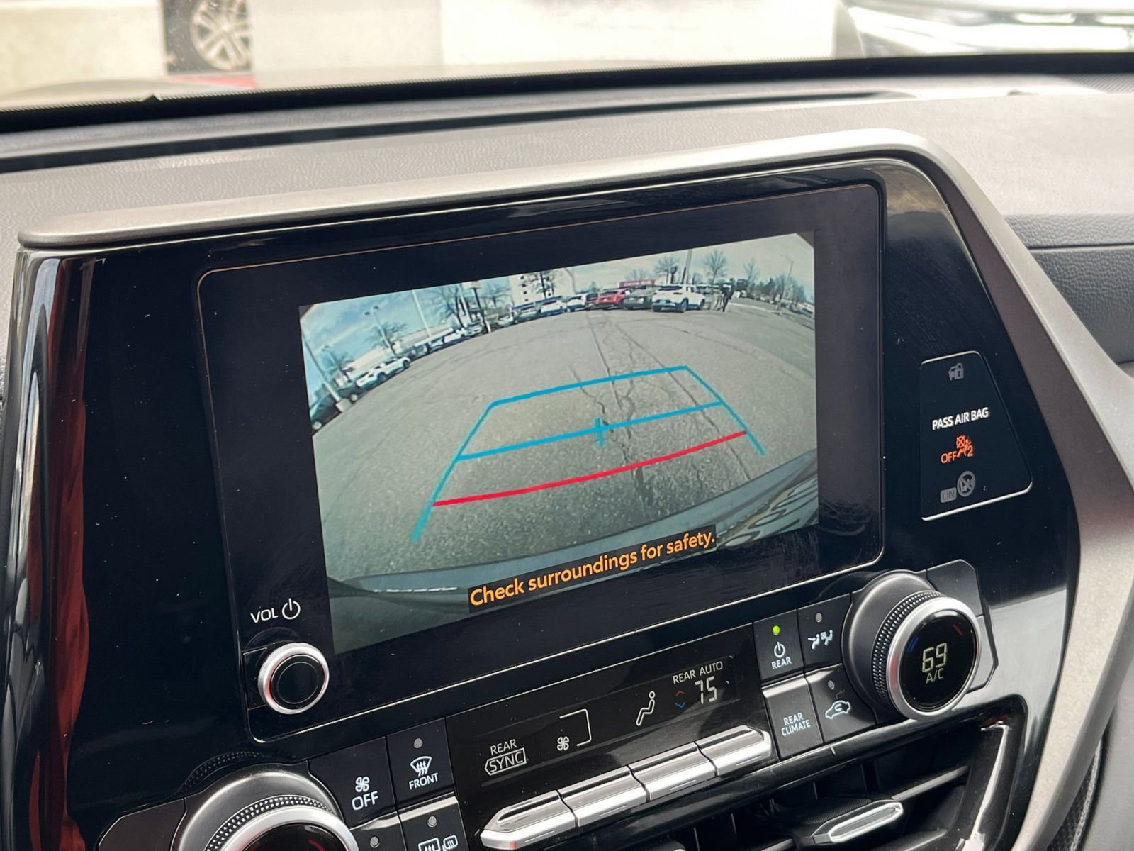 Thumbnail: 2025 Toyota Highlander - 25