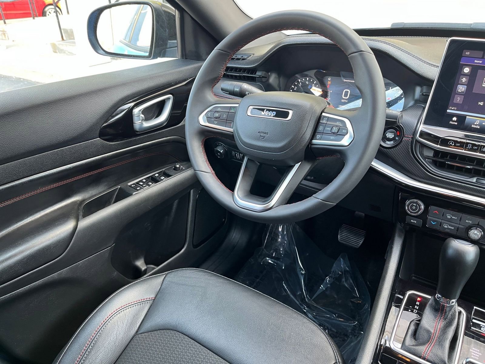 Thumbnail: 2025 Jeep Compass - 31