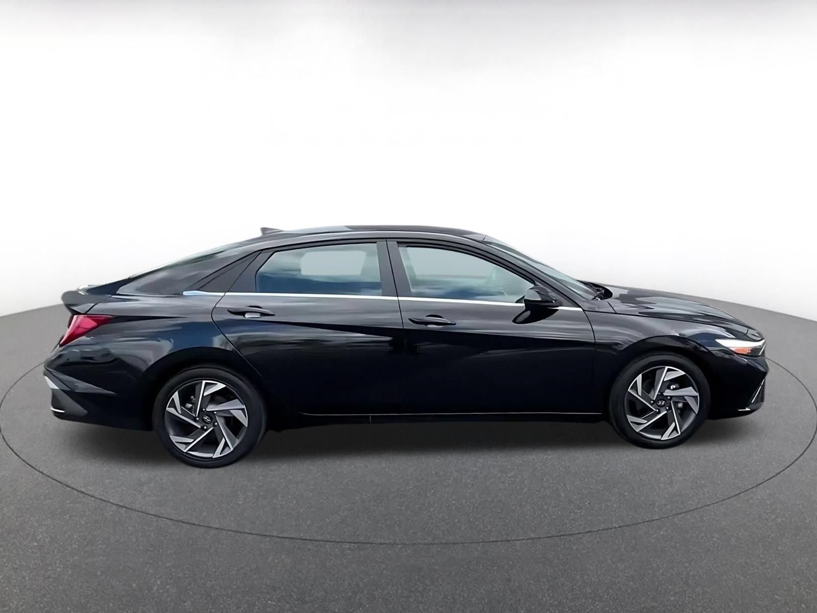Thumbnail: 2025 Hyundai Elantra - 14