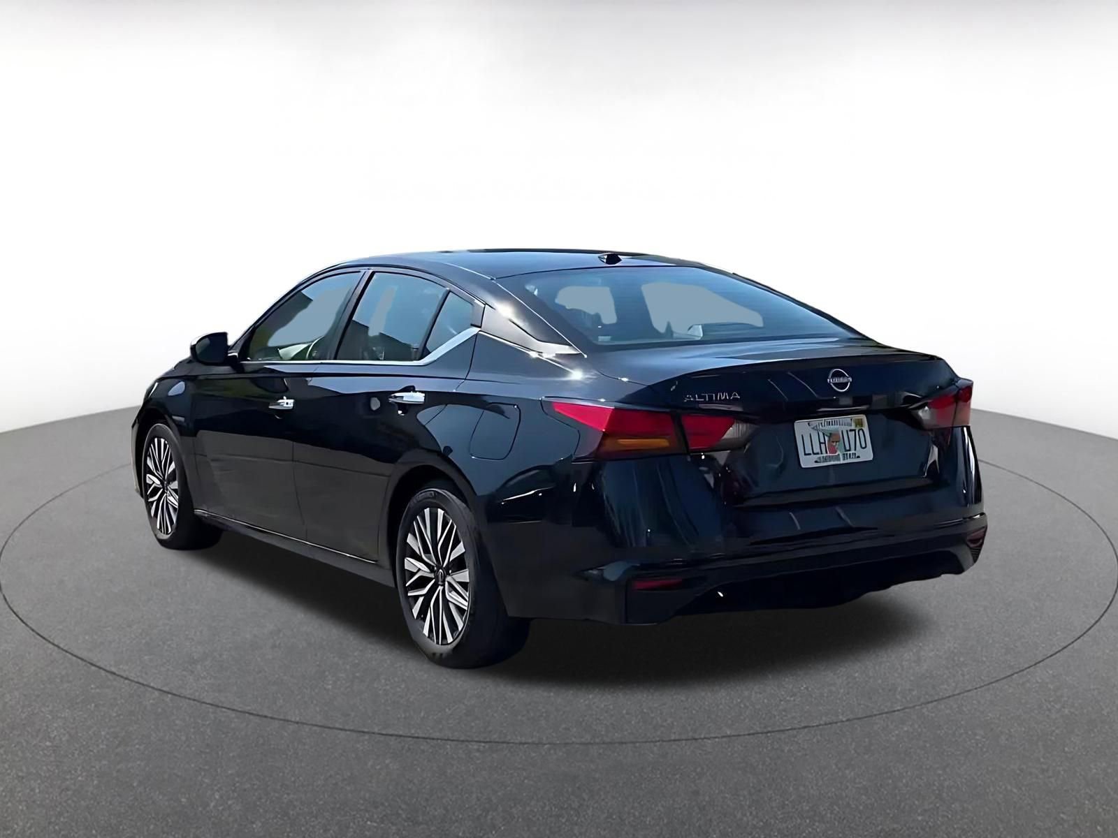 Thumbnail: 2025 Nissan Altima - 11