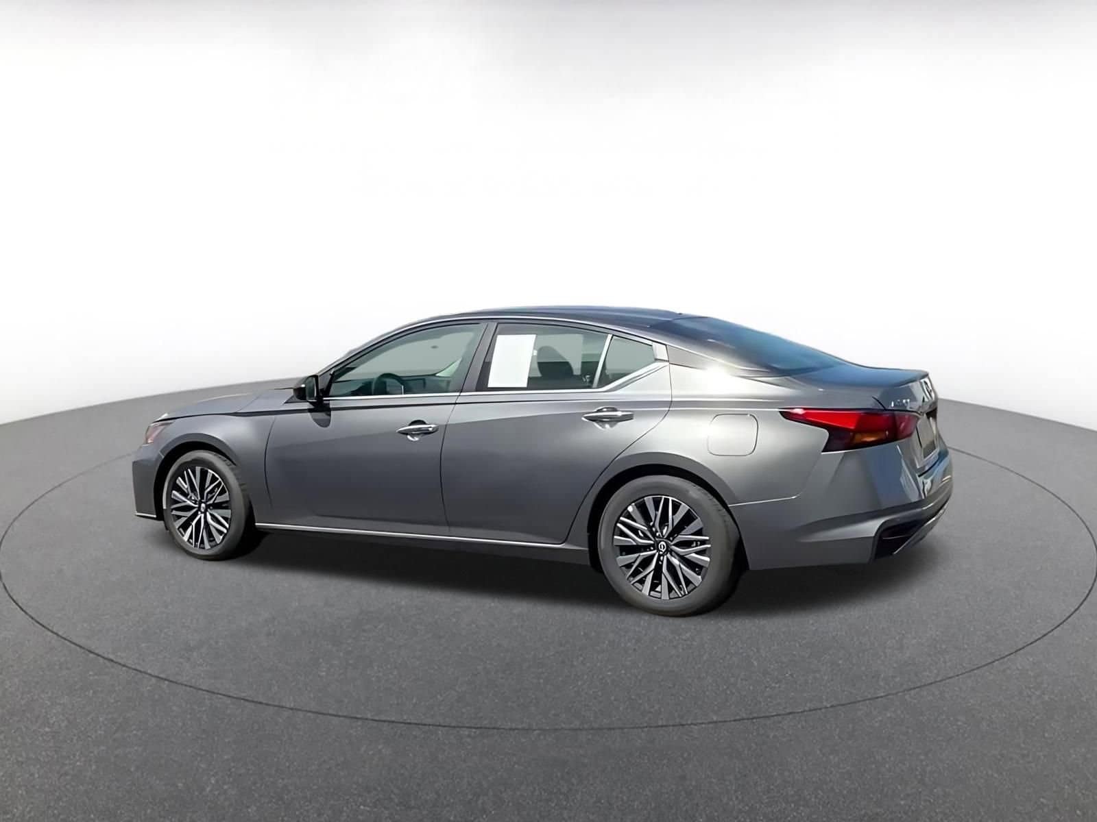 Thumbnail: 2025 Nissan Altima - 10