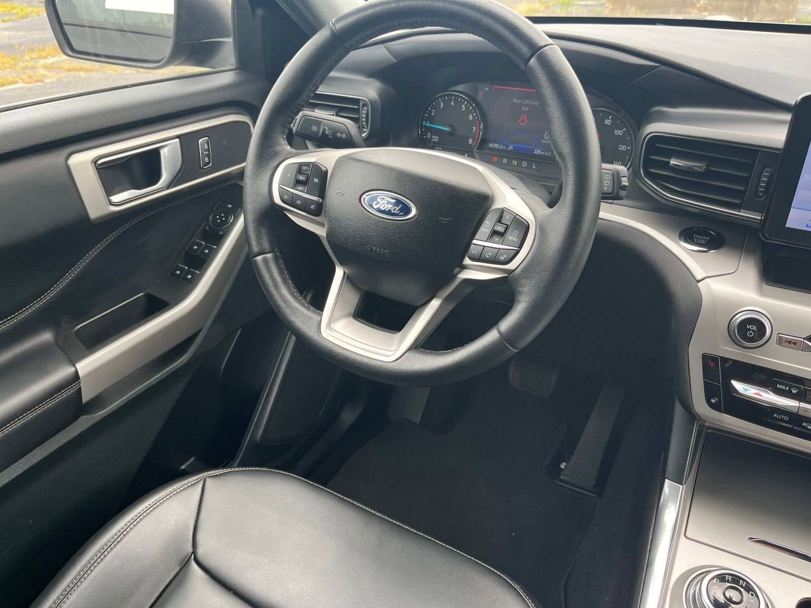 Thumbnail: 2024 Ford Explorer - 31