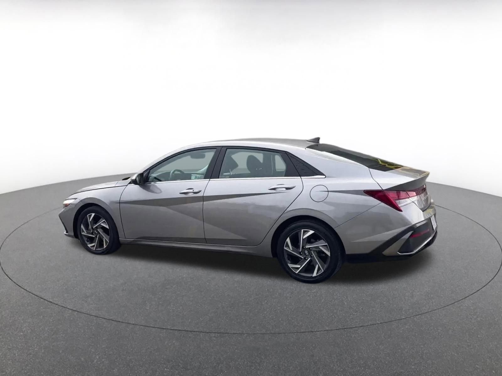 Thumbnail: 2025 Hyundai Elantra - 10